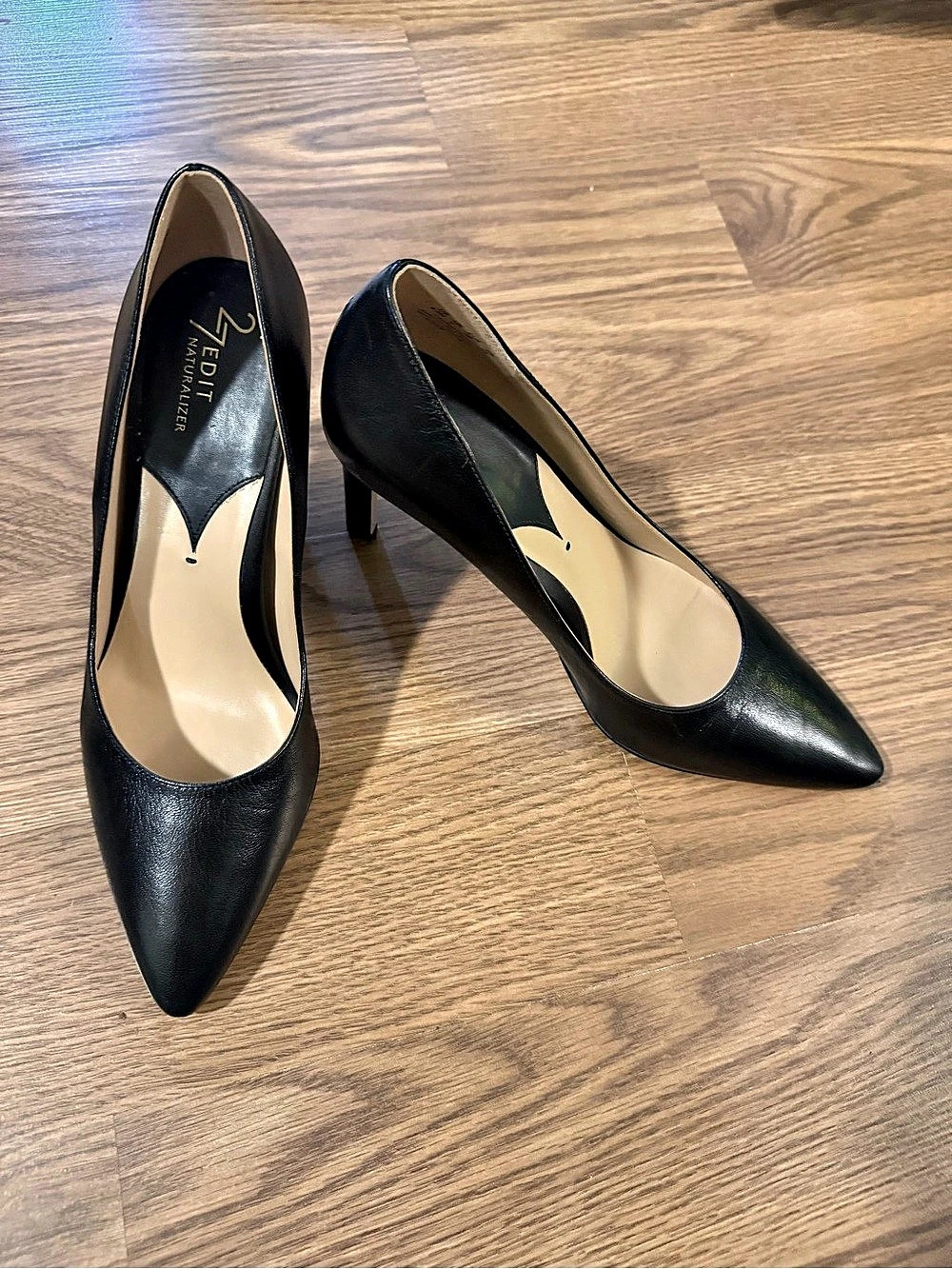 2EDIT Naturalizer Pointed-Toe Pumps in Black